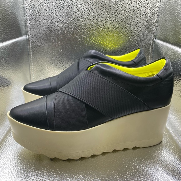 Kendall + Kylie Platform Shoe - Picture 2 of 16